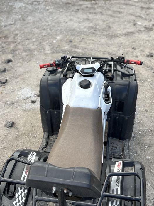 продаю квадроцикл