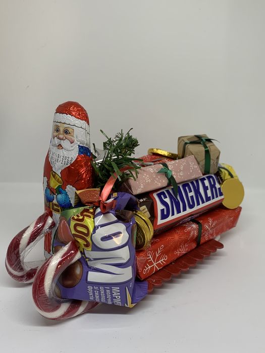 Солодкий новорічний подарунок з конфет