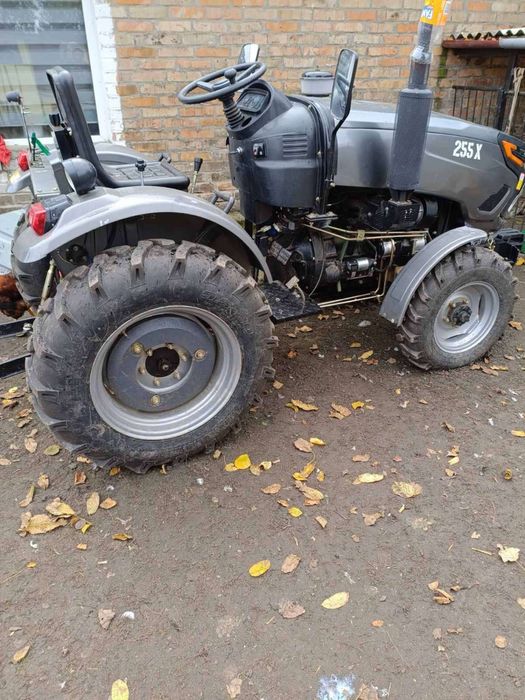 Надійний дизельний трактор