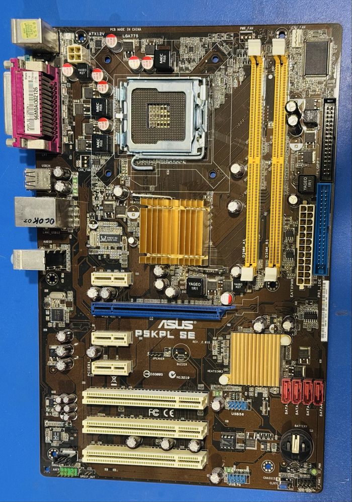 Материнська/Материнская плата Asus P5KPL SE / Socket 775 / DDR 2