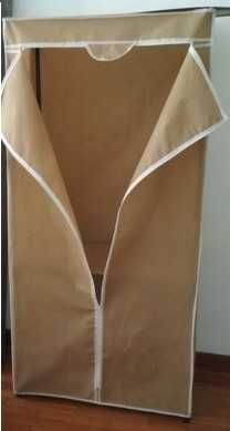 Roupeiro em tecido 5€