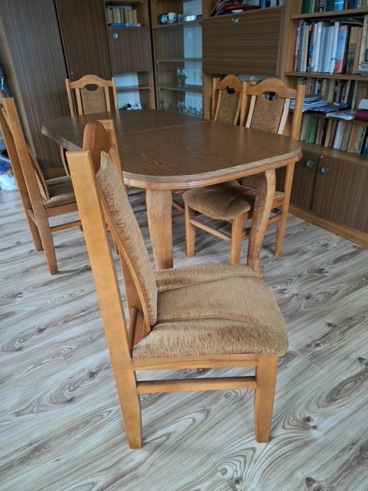 Solidny drewniany stół + 6 krzeseł