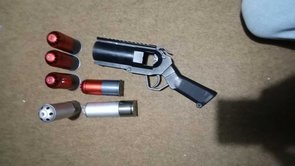 Airsoft lança granadas