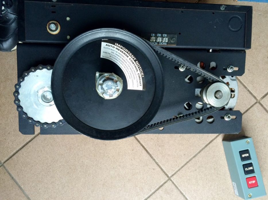Napęd do bramy Wayne Dalton automat segmemtowej zamienię zamiana