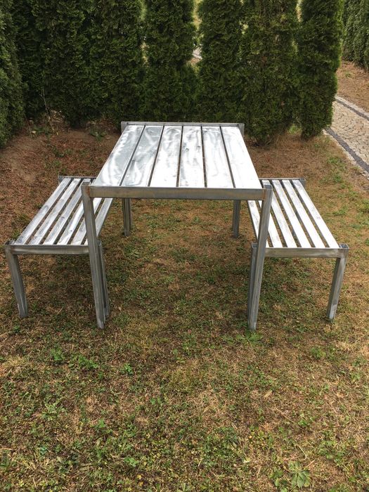Komplet stolik i 2 ławki metalowe z profili ocynkowanych