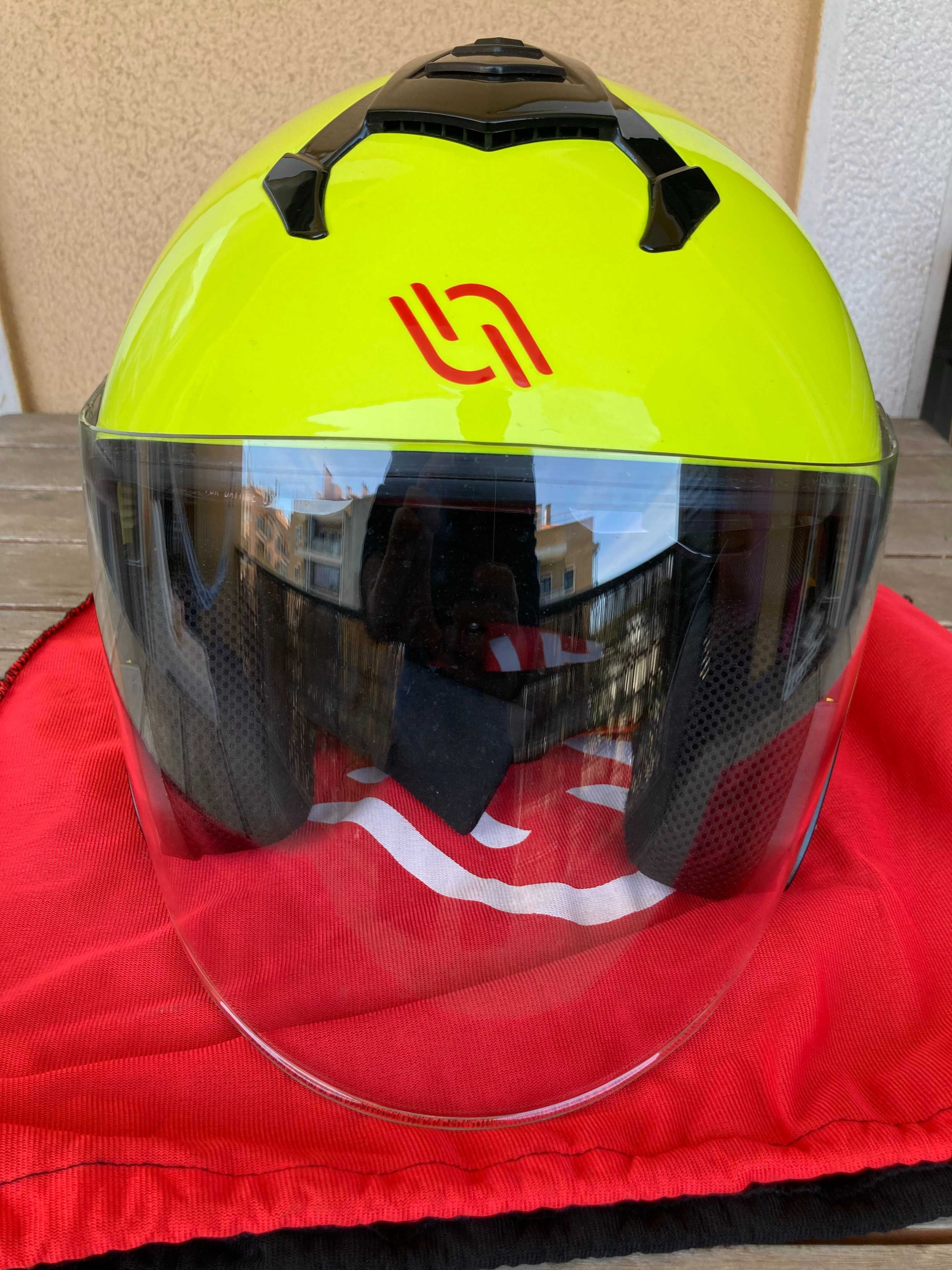 Capacete jet / aberto em ótimo estado