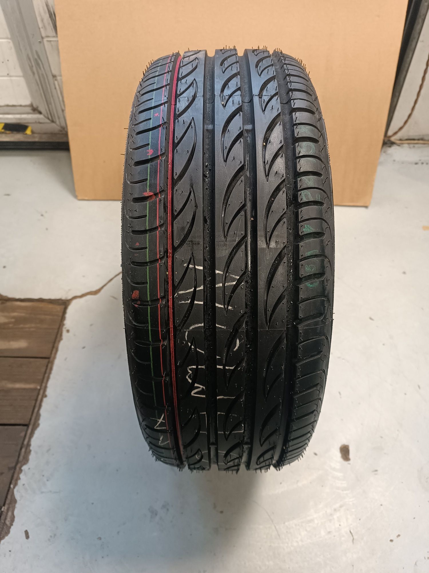 205/40ZR17 Pirelli P Zero Nero 205/40R17