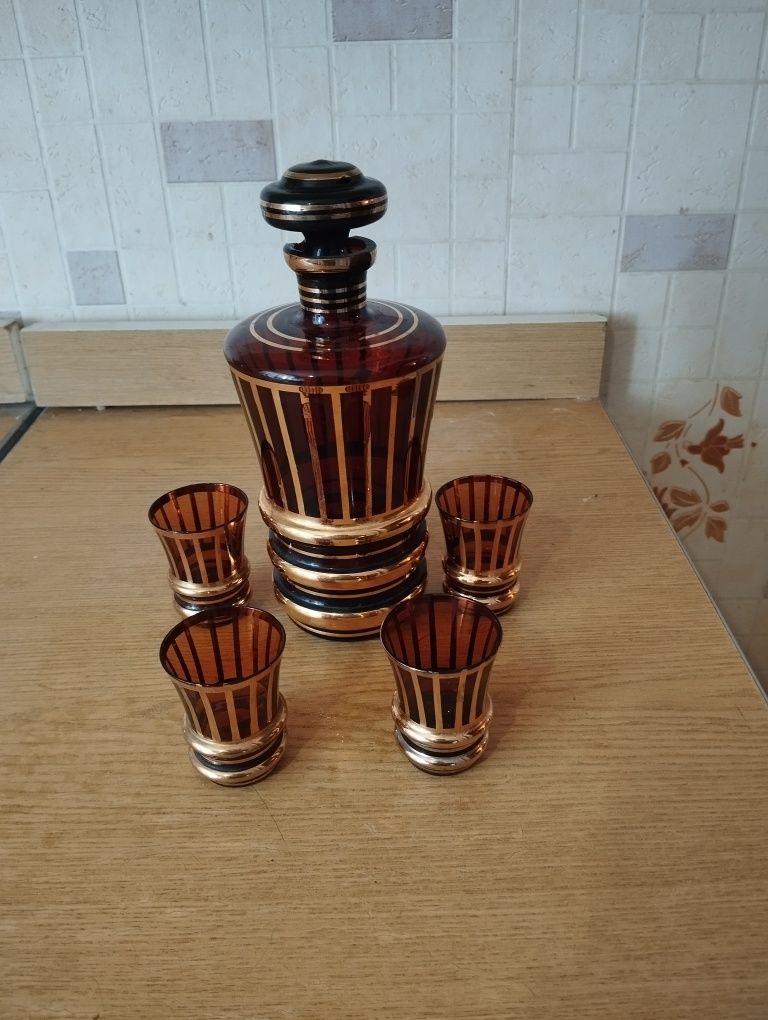 Графин     с.  рюмками