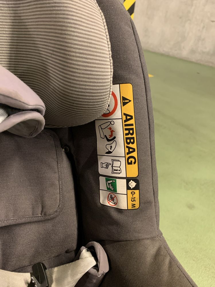 Fotelik Maxi Cosi 2 way pearl z bazą isofix