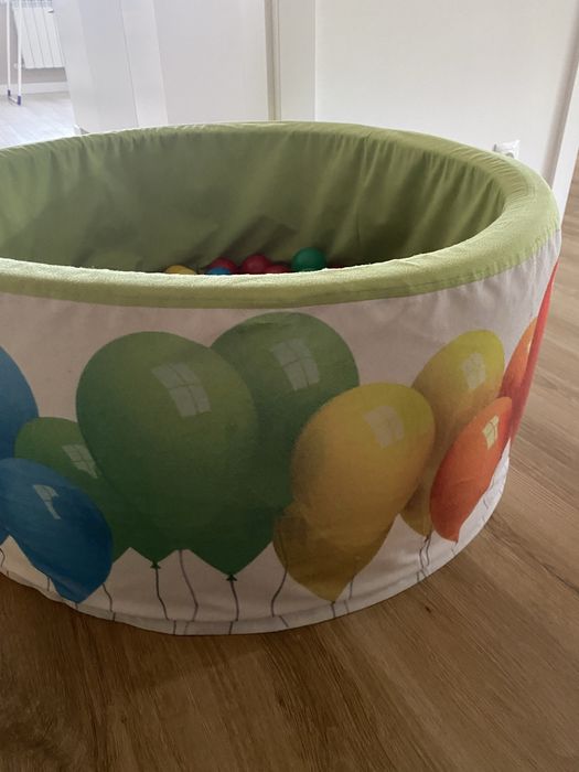 Basen z kulkami suchy