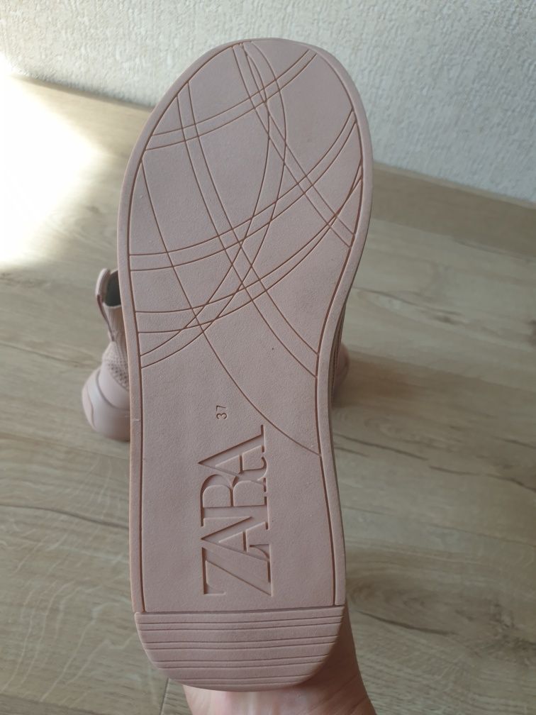 Кеди, ботінки, носок , ZARA , 37  розмір 24 см , нові