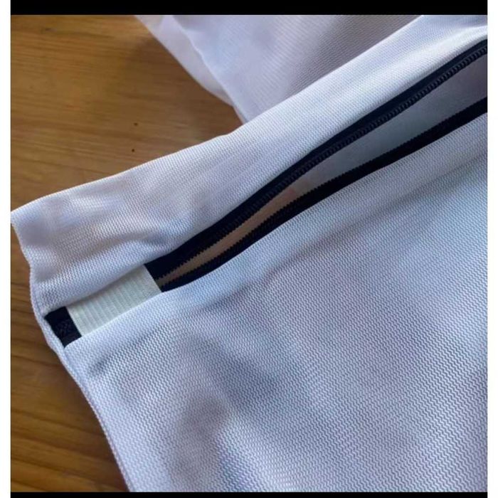 Мешок  для деликатной стирки вещей на змейке 26*24 см