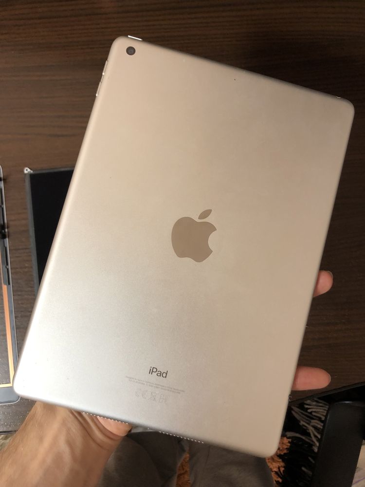 iPad 9.7 Wi-Fi 32GB Silver