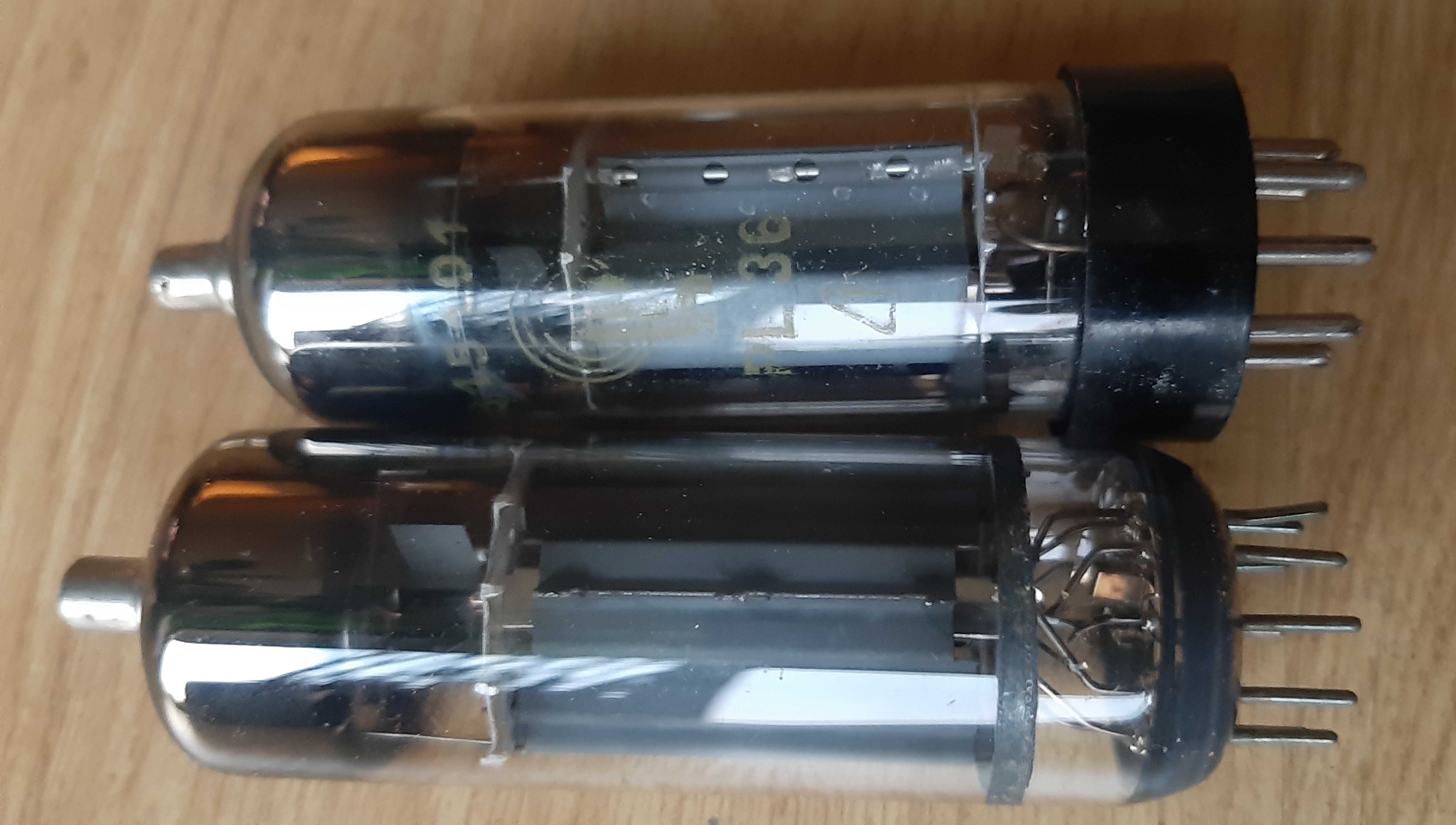 Lampy elektronowe tranzystorowe i żarówki z PRL