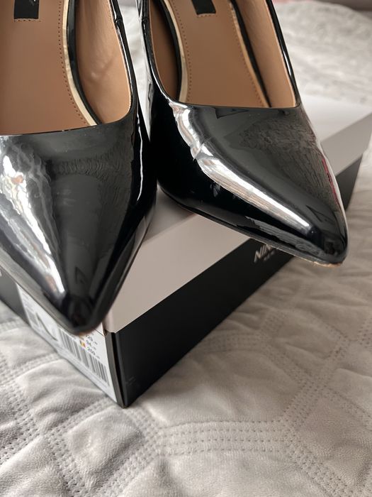 Czarne lakierowane szpilki rozmiar 39