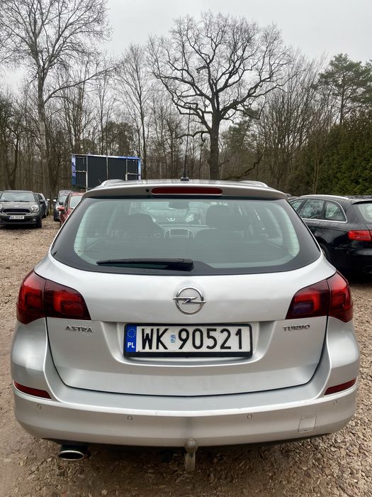 Opel Astra 2012 1.4T Hak!