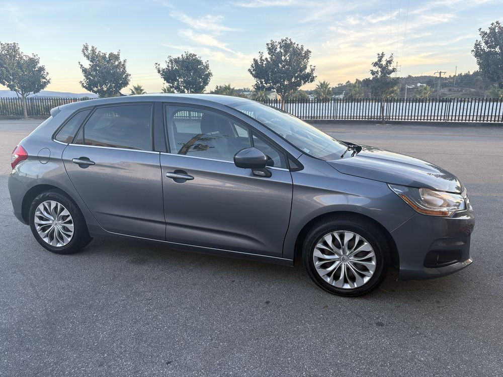 Citroen C4 com caixa automatica