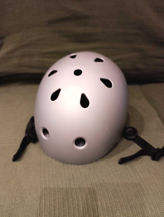 Kask Oxelo 50-54cm srebrny  mało używany