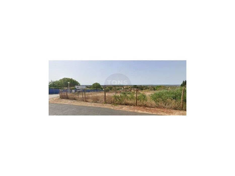 Investimento Estratégico no Algarve - Terreno Comercial em Ferrel, ...