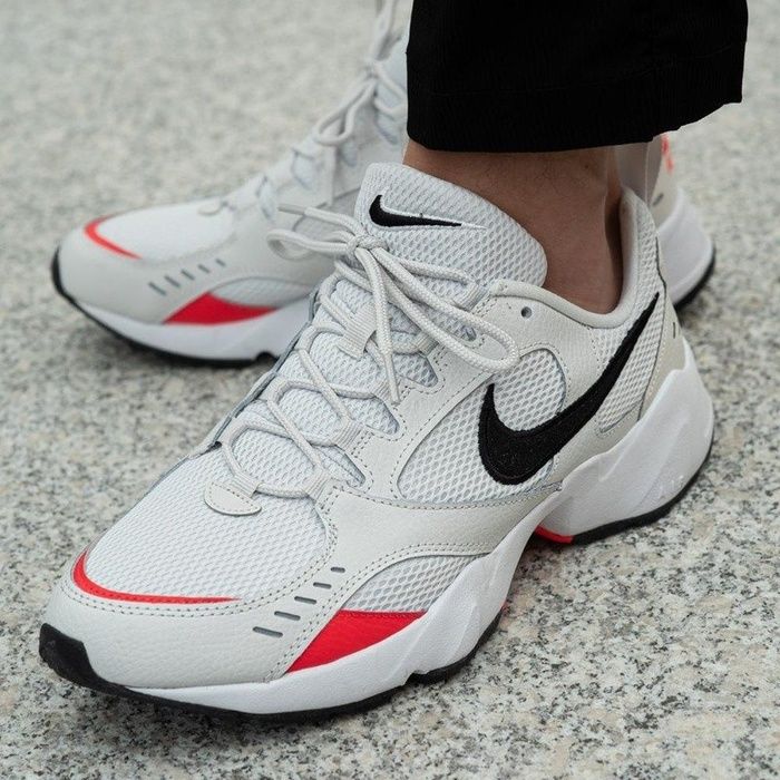 Nike Air Heights , uniseks. Rozmiar 40 . Wkł 25 cm .