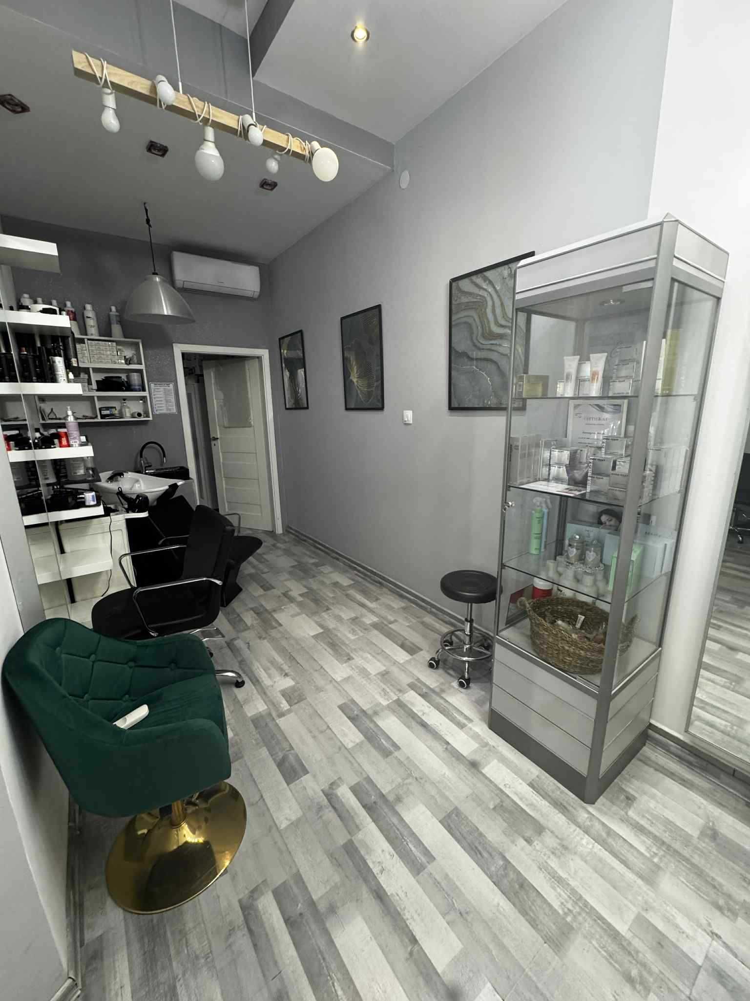 Odstąpię w pełni wyposażony salon kosmetyczny na Mokotowie.