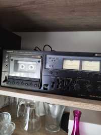 Hitachi- D 900 casette deck