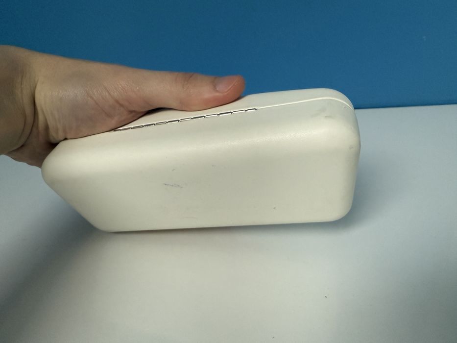 Оригінальний білий жорсткий футляр для окулярів Calvin Klein