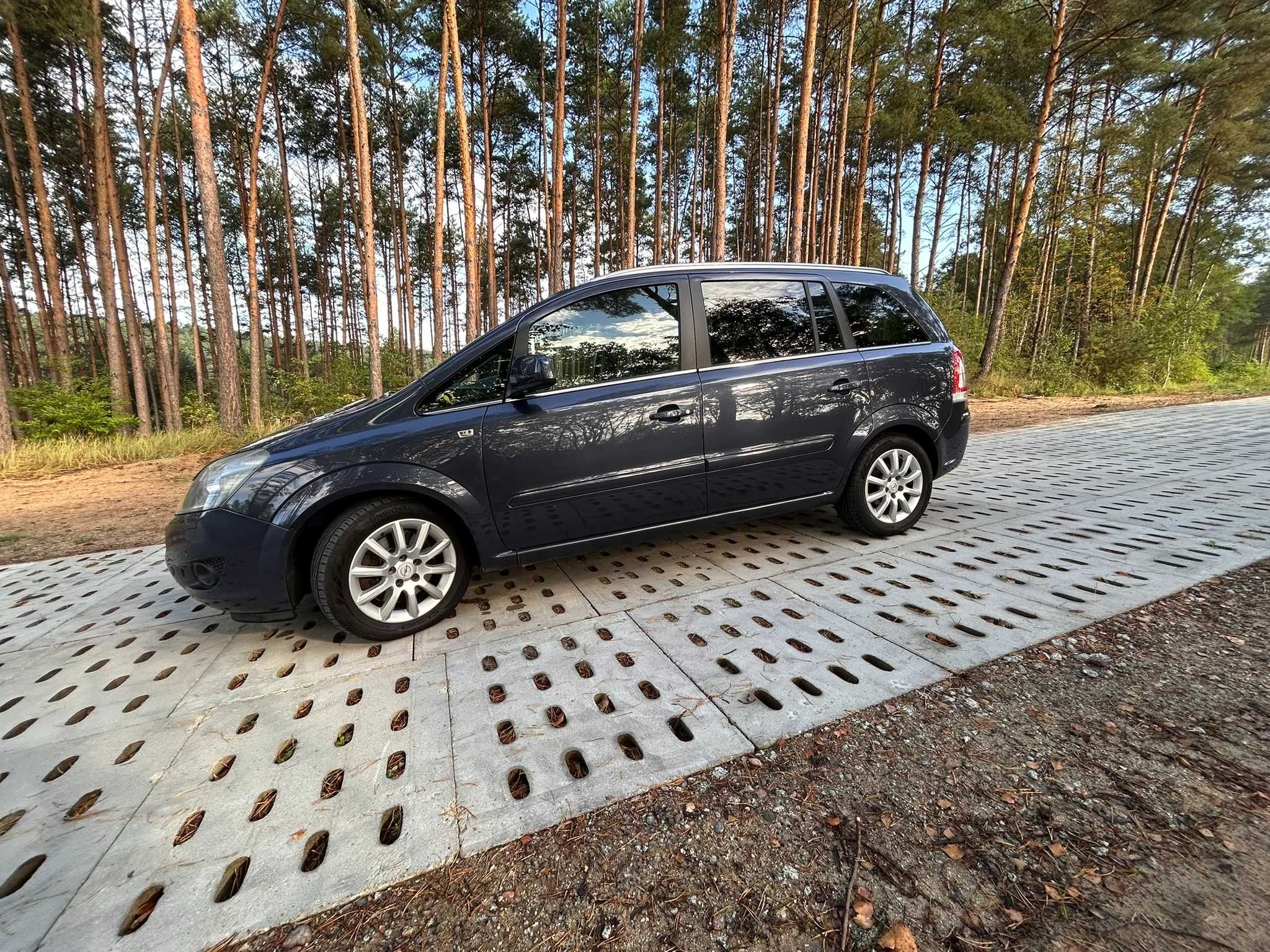 OPEL Zafira B 1.7 CDTI, 7 os. COSMO, RECARO, 2010 r.