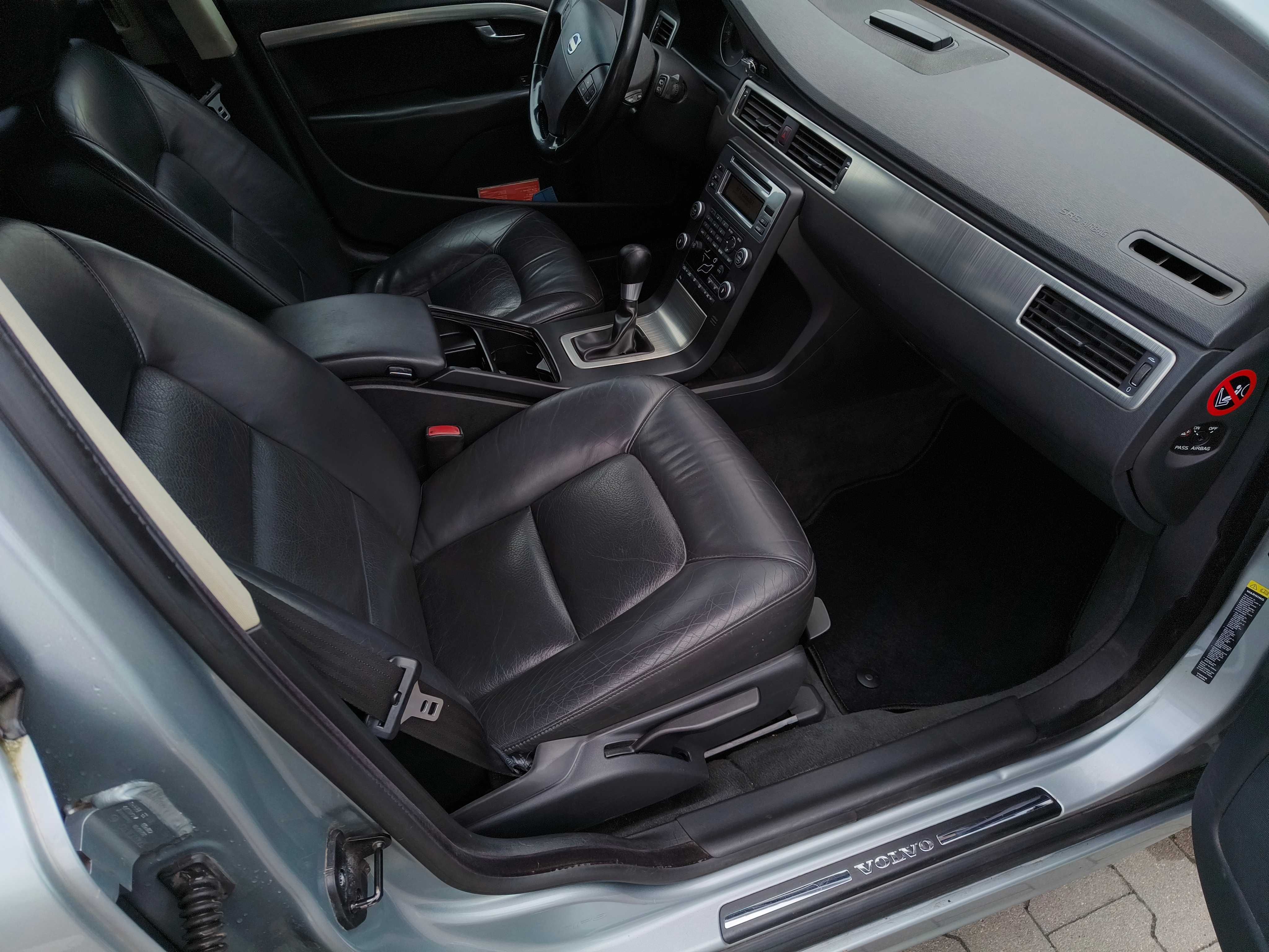 Volvo V70 2,4D 2008 manual 163km