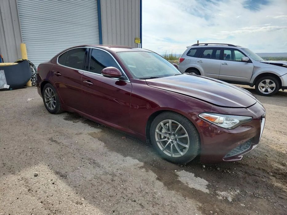 Alfa Romeo Giulia Piękny sedan z 2018 roku w transporcie do Polski