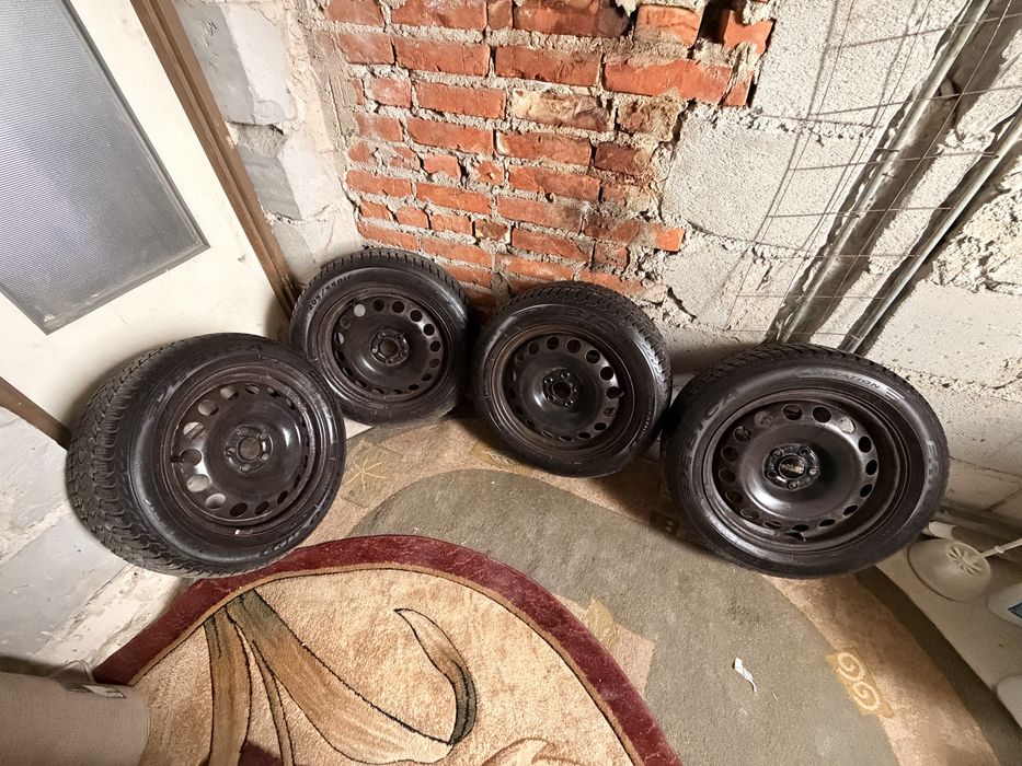 Opony zimowe Debica 205/55/16 jak nowe