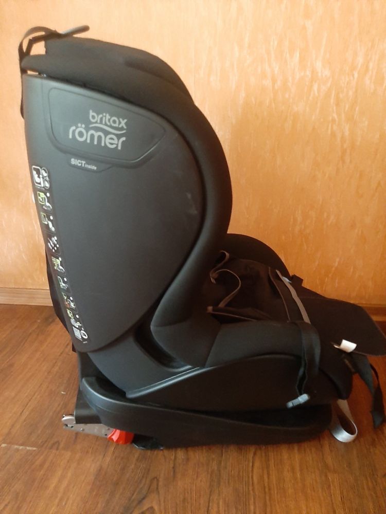 Кресло автомобильное Britax Römer Trifix2 i-size
