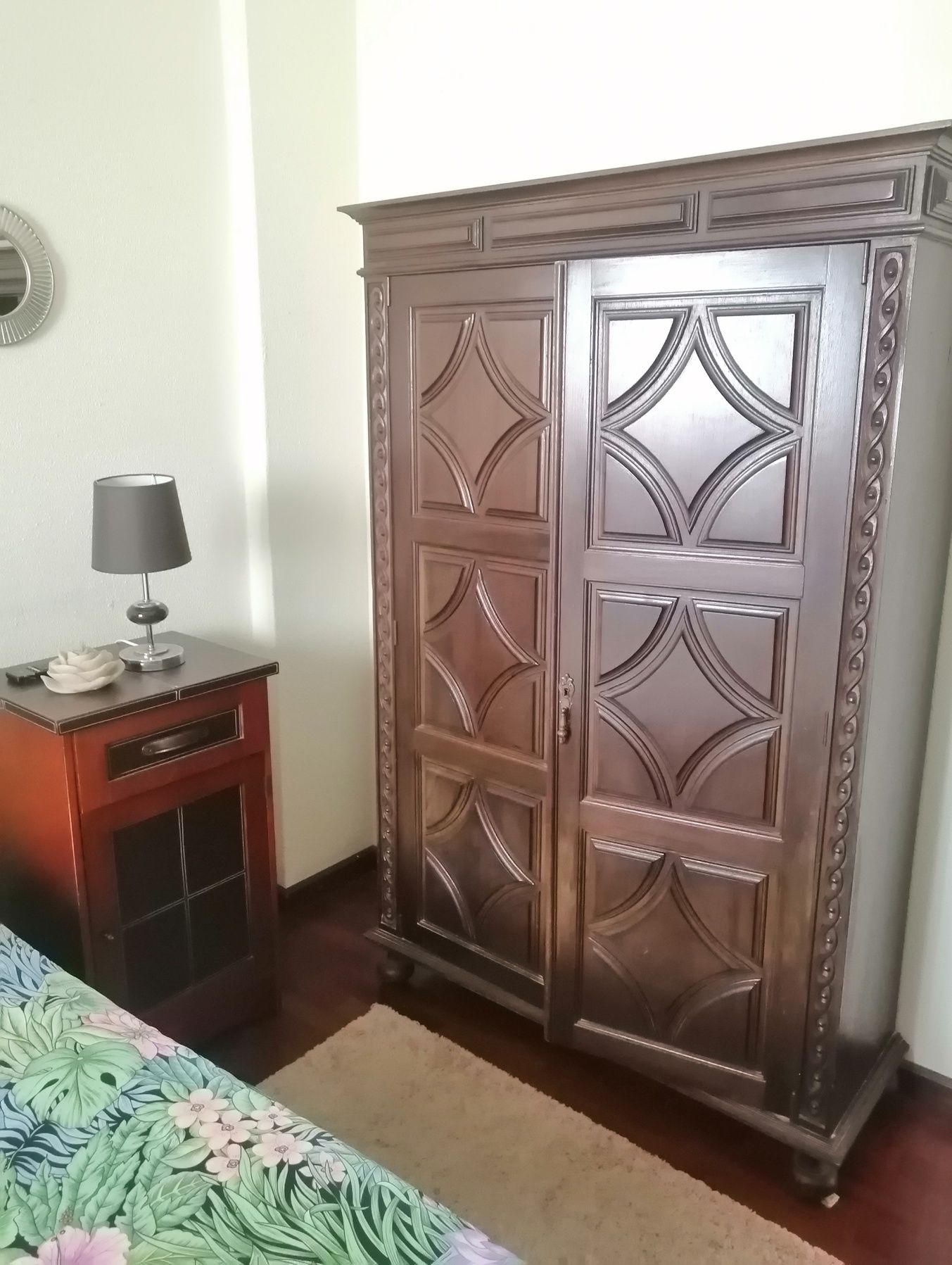 Mobília quarto de casal em madeira