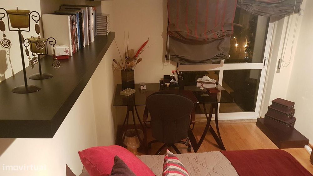 256181 - Quarto para 1 pessoa com cama de casal...