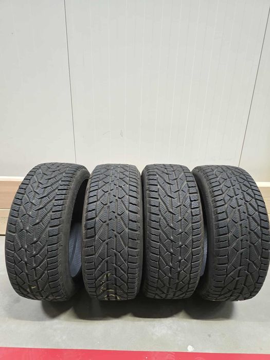 Komplet opon zimowych Kormoran 4 sztuki 225/45 R17 94 V XL