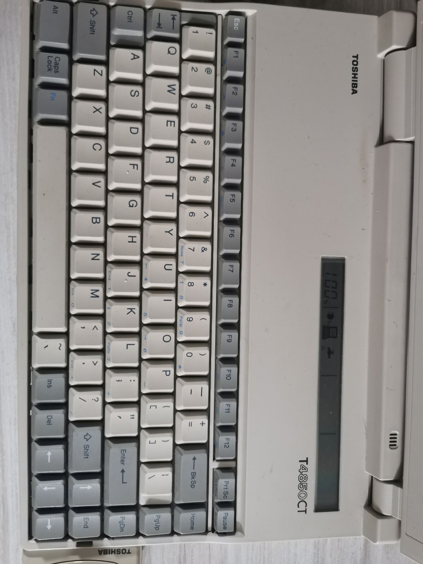 Toshiba T4850CT retro laptop Windows 95
