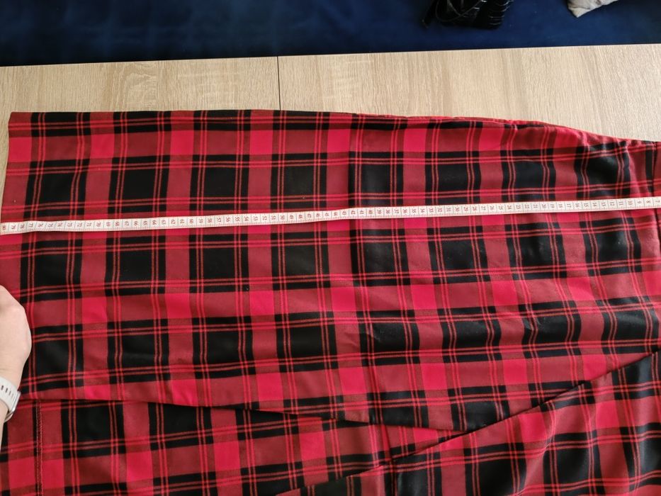 Czerwona spódnica w kratę Mohito