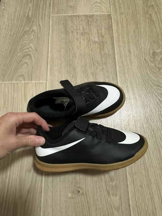 Футбольные кроссовки nike 29.5,18 см