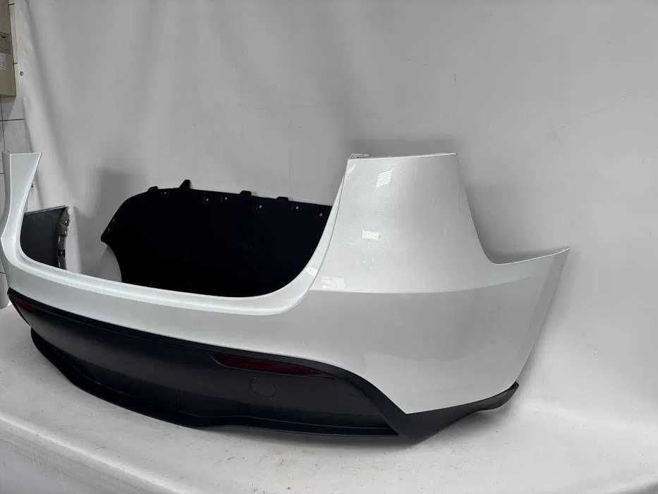 Бампер задній комплектний без парктроніків Tesla Model Y 2023 PPSW