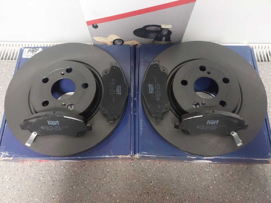 Toyota Avensis T25 03- Tarcze hamulcowe przód /295mm/ + klocki/.>