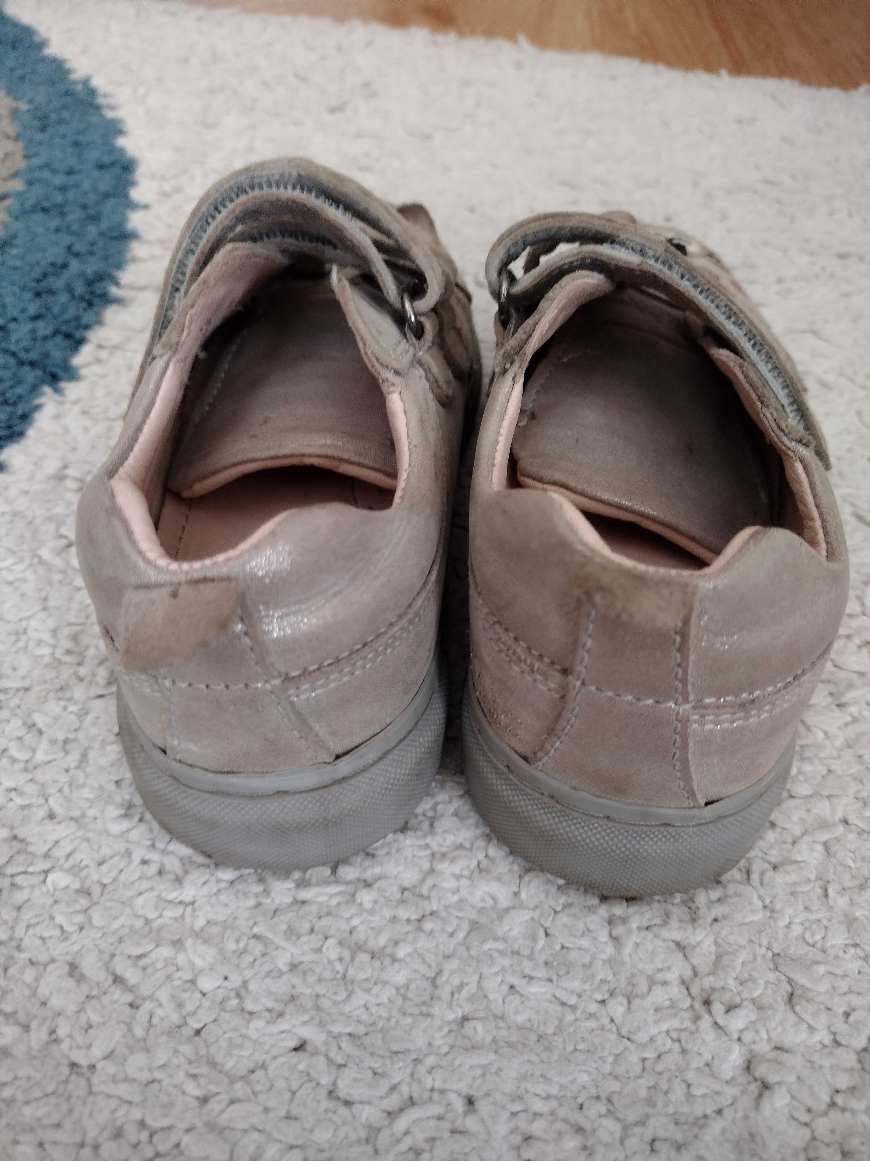 Buty dziecięce Lascoki używane rozmiar 26