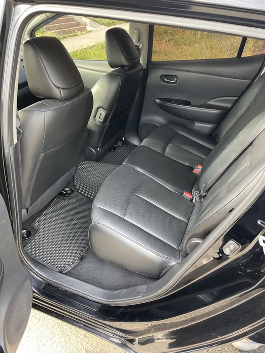 Продам Nissan leaf