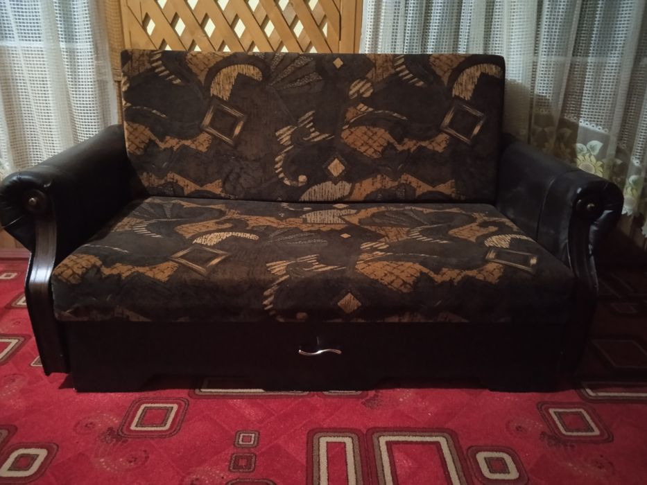 Продам диван тафта