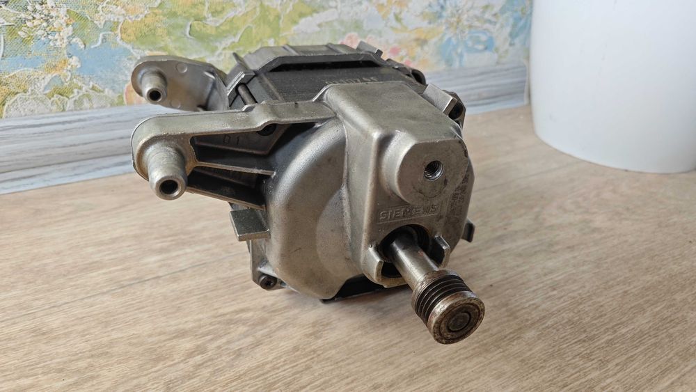 Двигун(мотор) для пральної машини SIEMENS 3047433AB7 (6контакт.) bosch