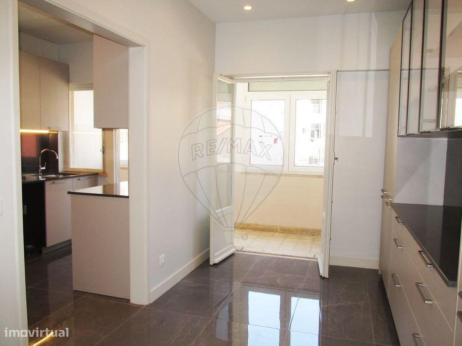 Apartamento T5 para arrendamento