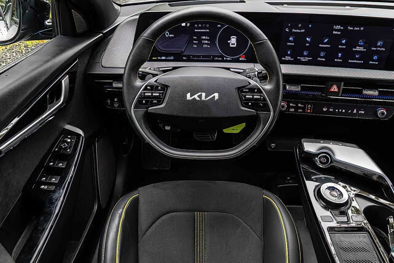 Kia EV6 GT   2024