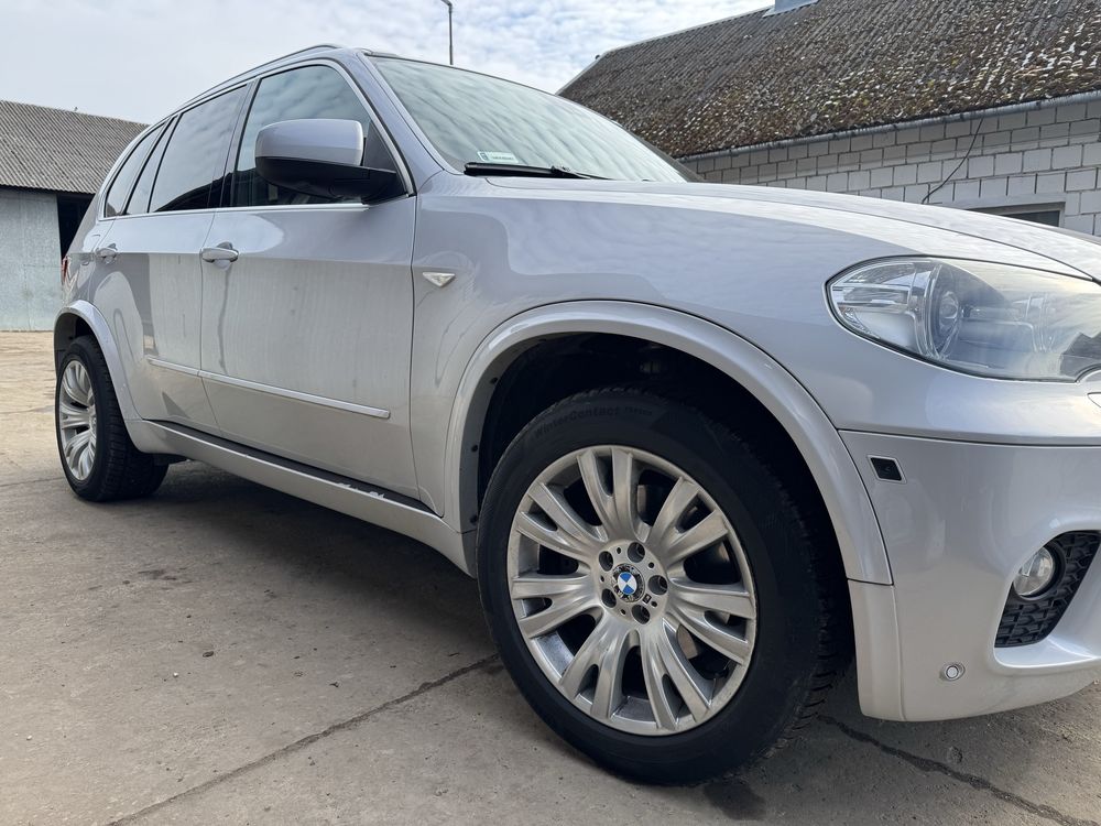 BMW X5 2011r, 7os. 4,0D Polift E70 indywidual