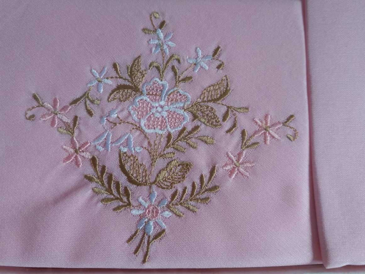 Pano de Camila em Renda; Lençóis Bordados e Colcha Bordada Novos