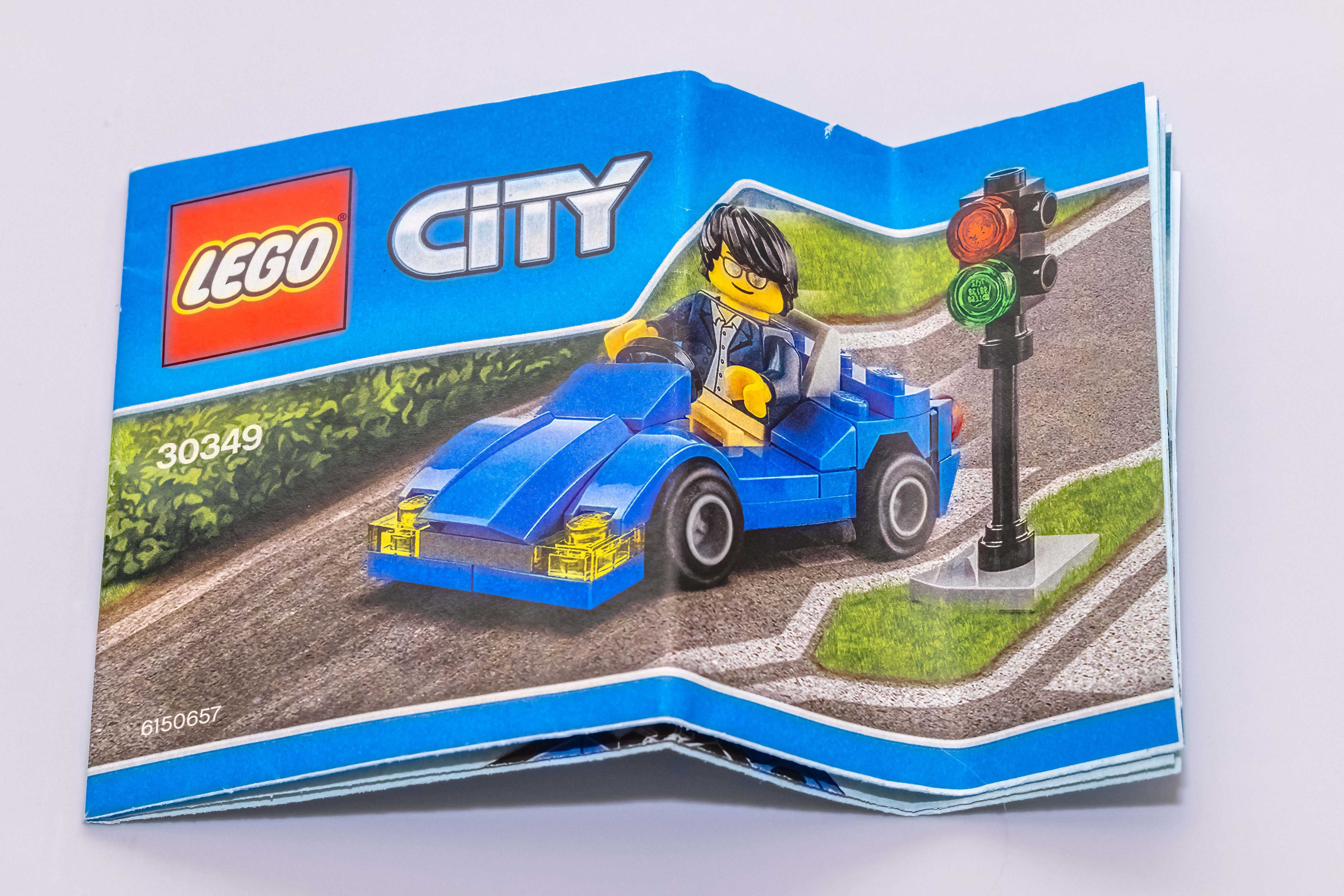 LEGO CITY 30349 - Samochód sportowy z kierowcą