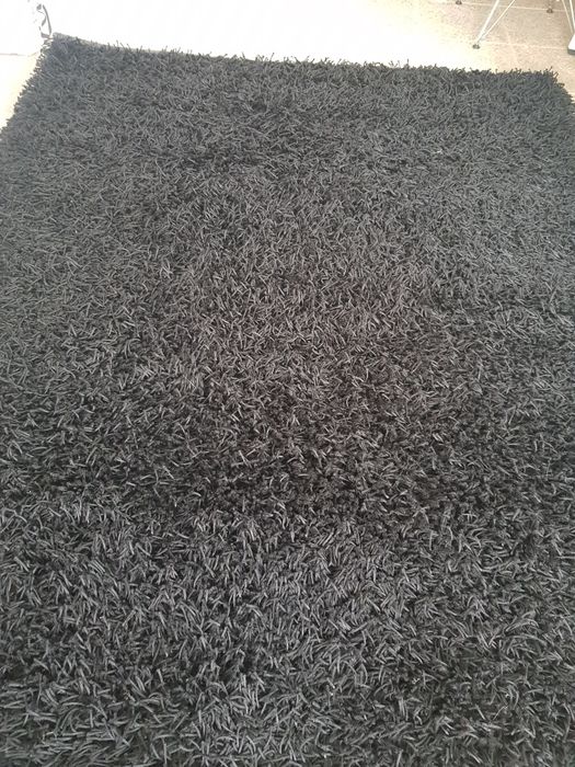 Carpete cinzenta 2m por 2m